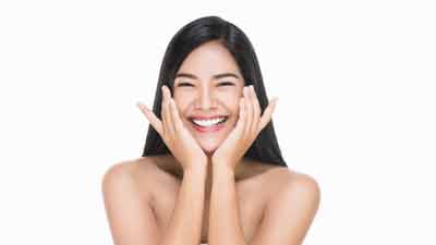 त्वचा और बालों को स्वस्थ रखने के लिए जरूरी होते हैं ये विटामिन्स